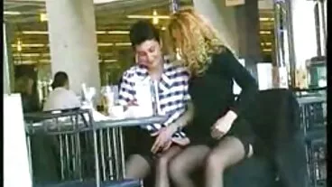 સોનેરી MILF સનીલીયોન ના સેકસી બીપી વીડીયો તાજા માંસ માટે બહાર છે