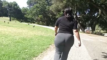MILF Ms. ત્રીપલ એક્સ બીપી વીડીયો સેકસી Fawx Squirtin' સાથે CouchSurfin'!